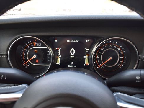 Used 2022 Jeep Gladiator Overland w/ Popular Equipment Package AWD/4WD image 33