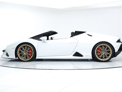 Used 2024 Lamborghini Huracan EVO image 4