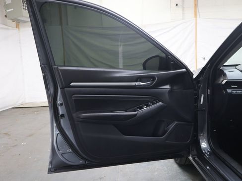 Used 2021 Nissan Altima 2.5 SV FWD image 15
