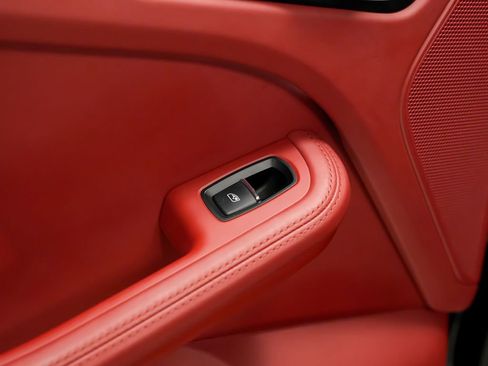 Used 2020 Porsche Macan GTS AWD/4WD image 16
