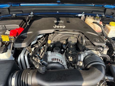 Used 2021 Jeep Gladiator Sport AWD/4WD image 19