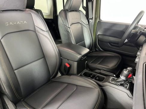 Used 2024 Jeep Wrangler Unlimited Sahara w/ Technology Group AWD/4WD image 45