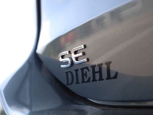 New 2025 Volkswagen Tiguan SE image 36