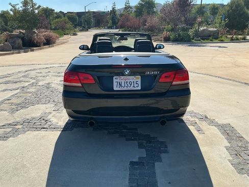 Used 2009 BMW 335i Convertible image 18