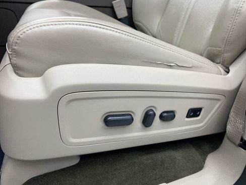 Used 2017 Lincoln Navigator Select AWD/4WD image 13