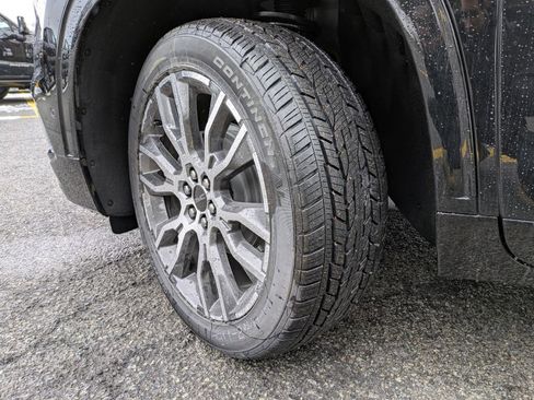 New 2026 GMC Acadia Denali Ultimate w/ LPO, Floor Liner Package AWD/4WD image 39