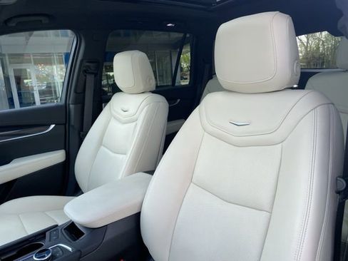 Used 2024 Cadillac XT6 Sport w/ Technology Package AWD/4WD image 13