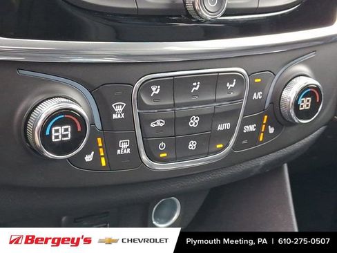 Certified 2023 Chevrolet Traverse LT w/ LT Premium Package image 21