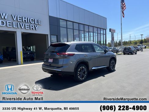 Used 2024 Nissan Rogue Platinum AWD/4WD image 9