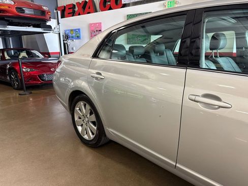 Used 2006 Toyota Avalon XLS image 59