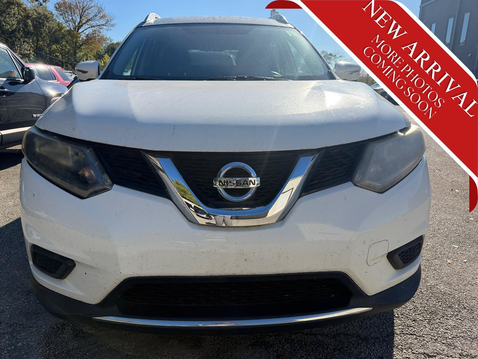 Used 2016 Nissan Rogue SV AWD/4WD image 2