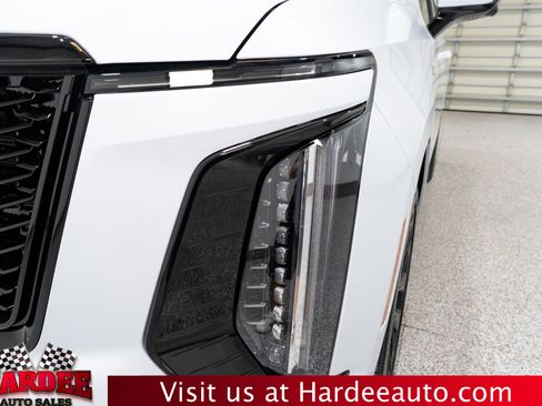 Used 2026 Cadillac Escalade Platinum Sport AWD/4WD image 8