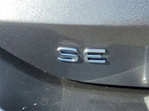 New 2025 Volkswagen Tiguan SE image 7