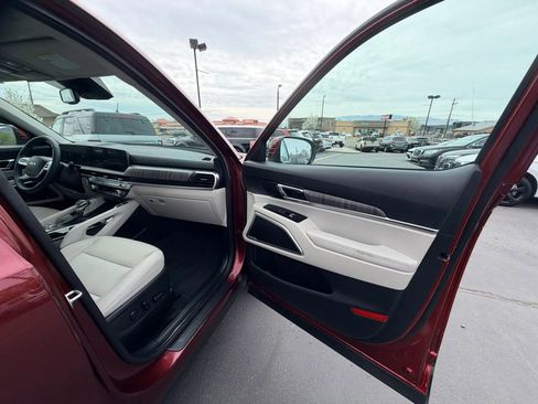 Used 2024 Kia Telluride EX w/ EX Captain's Chair Package AWD/4WD image 33
