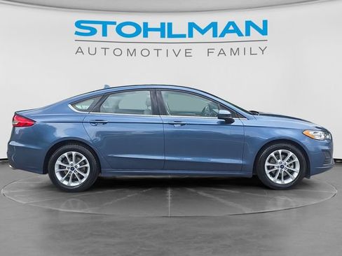 Used 2019 Ford Fusion SE FWD image 4
