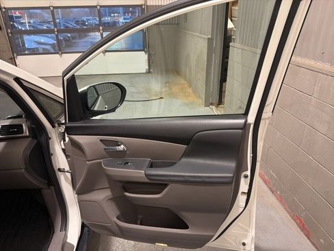 Used 2016 Honda Odyssey EX-L image 16