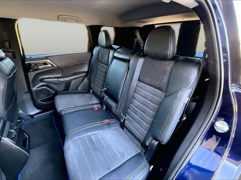 Used 2025 Mitsubishi Outlander SE AWD/4WD image 21