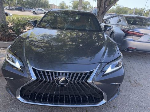 Used 2025 Lexus ES 350 w/ Premium Package FWD image 3