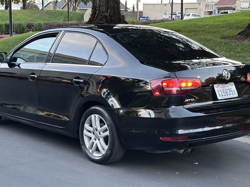 Used 2017 Volkswagen Jetta S image 3