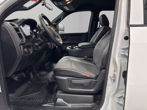 Used 2024 RAM 5500 Tradesman w/ Chrome Appearance Group image 3