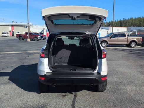 Used 2017 Ford Escape SE w/ SE Sport Appearance Package image 6