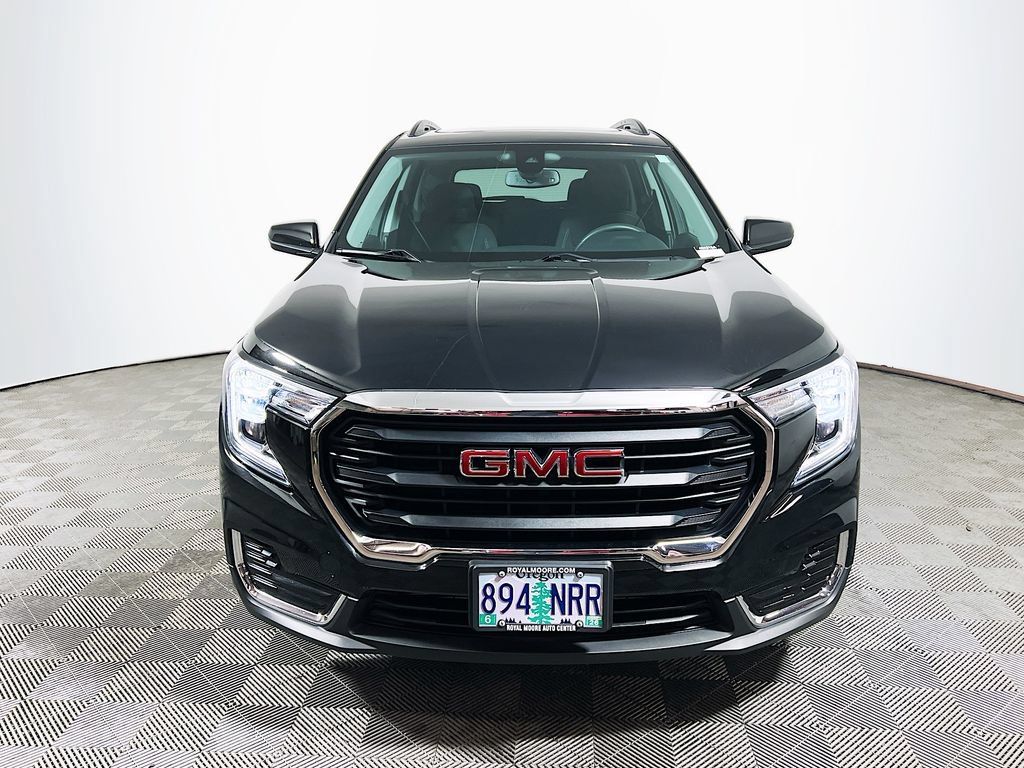 Used 2022 GMC Terrain SLE w/ Driver Convenience Package AWD/4WD image 2