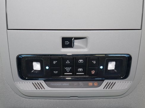 Used 2023 Ford F350 Lariat w/ Lariat Ultimate Package AWD/4WD image 38