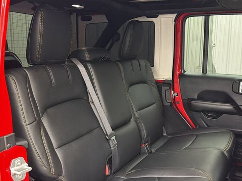 Used 2025 Jeep Wrangler Unlimited Sahara w/ Safety Group AWD/4WD image 35