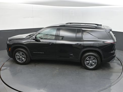 Certified 2026 Chevrolet Traverse LT FWD image 38