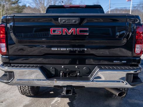 Used 2024 GMC Sierra 2500 SLE w/ SLE Value Package; image 5