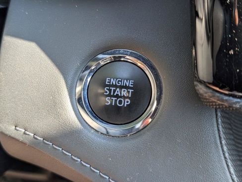 Used 2022 Toyota Highlander XSE FWD image 28