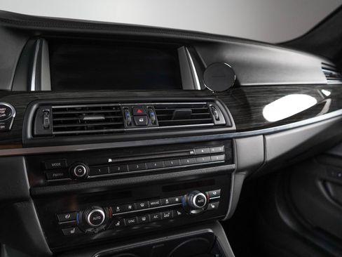 Used 2014 BMW M5 RWD image 60