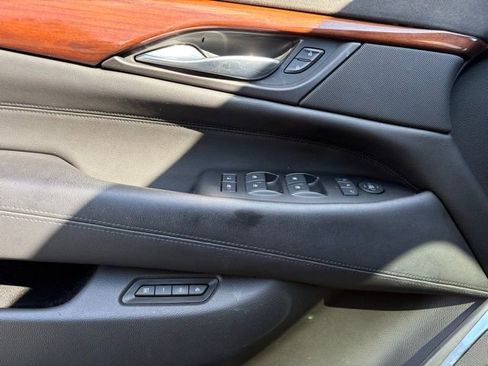 Used 2016 Cadillac Escalade Luxury image 28