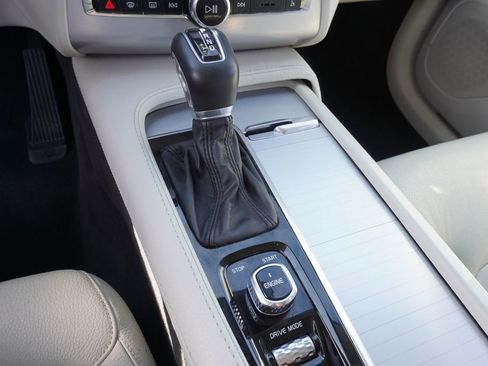 Used 2016 Volvo XC90 T5 Momentum image 19