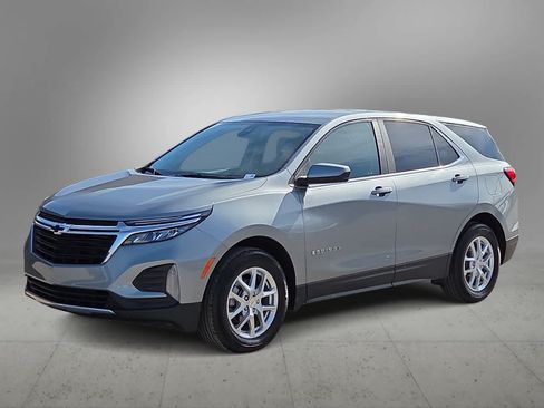 Used 2024 Chevrolet Equinox LT w/ LPO, Floor Liner Package FWD image 4
