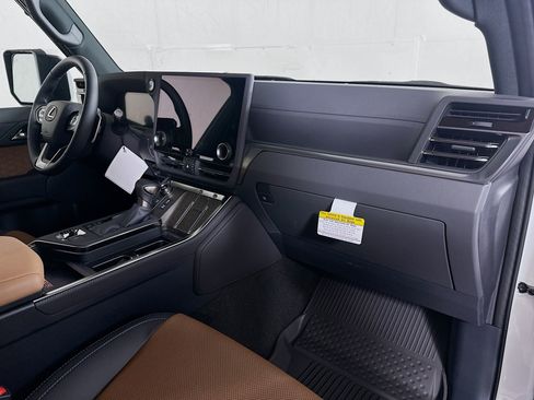 New 2026 Lexus GX 550 w/ Accessory Package (2T) AWD/4WD image 30