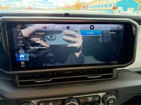 Used 2024 Jeep Wrangler Willys image 21