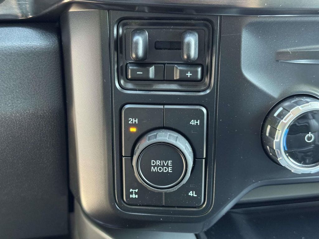 Used 2026 Ford F350 Lariat w/ Black Appearance Package AWD/4WD image 7