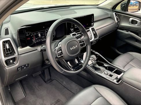 Used 2022 Kia Sorento SX image 16