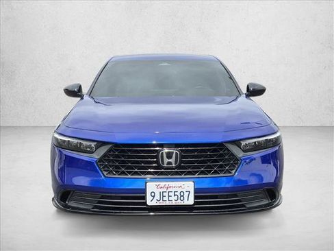Used 2023 Honda Accord Sport image 2