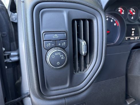 Used 2019 Chevrolet Silverado 1500 Custom w/ Trailering Package image 20