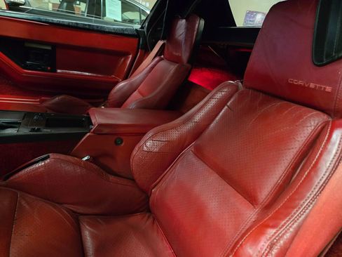 Used 1987 Chevrolet Corvette Convertible image 14