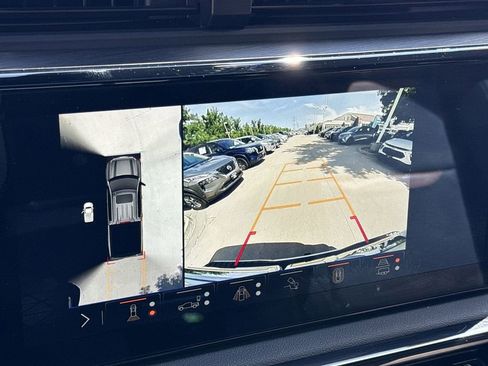 Certified 2025 GMC Sierra 1500 AT4 w/ Technology Package AWD/4WD image 19
