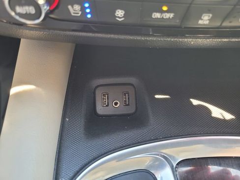 Used 2019 Buick Enclave Premium w/ Experience Buick Package AWD/4WD image 25