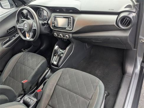 Used 2020 Nissan Kicks S image 20