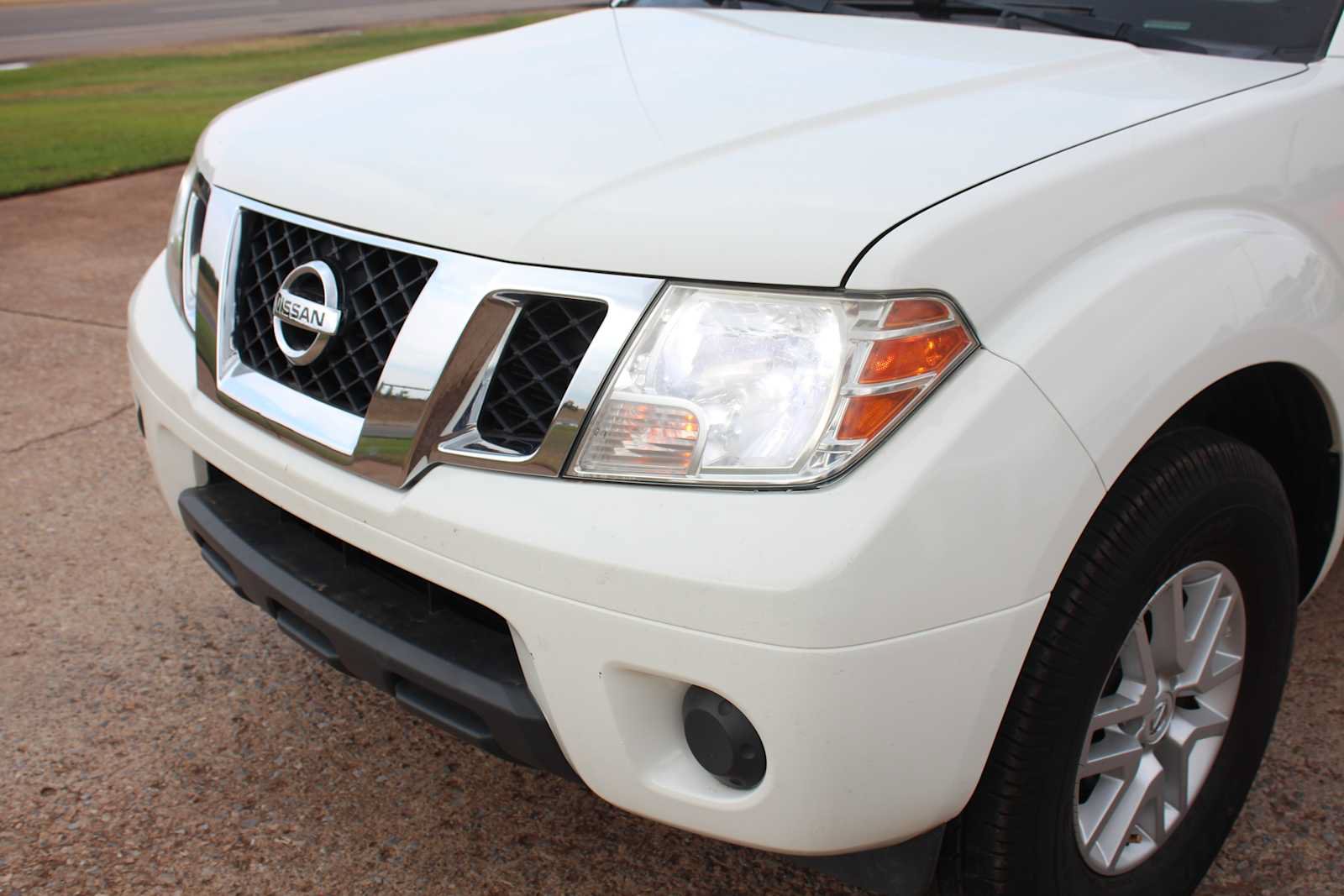 Used 2019 Nissan Frontier SV RWD image 4