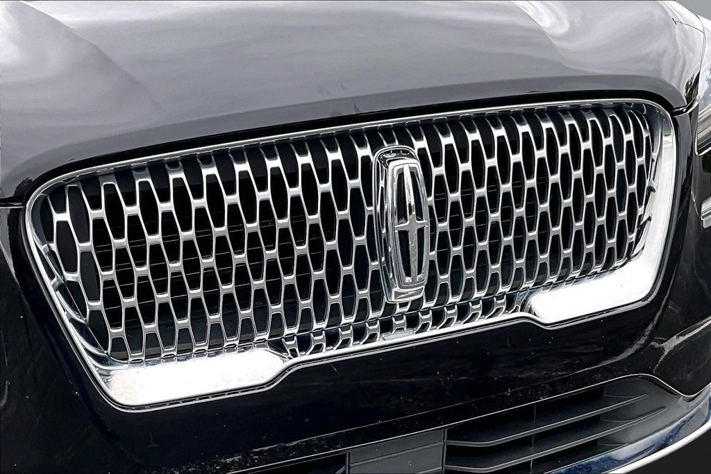 Used 2021 Lincoln Corsair AWD w/ Equipment Group 101A image 28