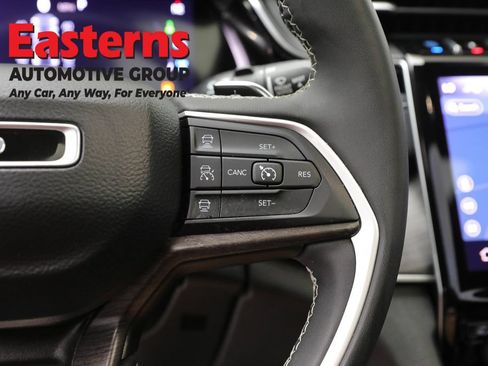 Used 2022 Jeep Grand Cherokee Limited 4xe AWD/4WD image 16
