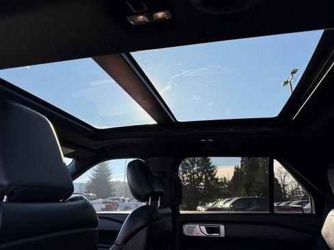 Used 2020 Ford Explorer ST w/ ST Street Pack image 28