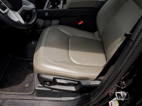 Used 2023 Land Rover Defender 110 S image 21